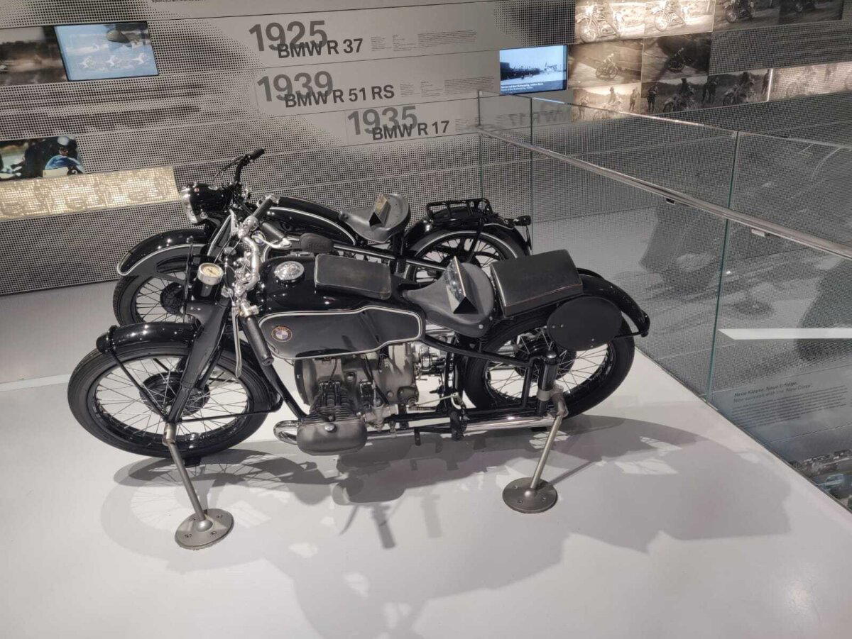 Музей BMW, Мюнхен. 15 фото