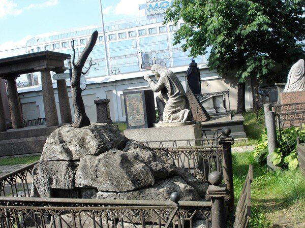 Некрополь XVIII века. Санкт-Петербург. 2010 год, месяц август