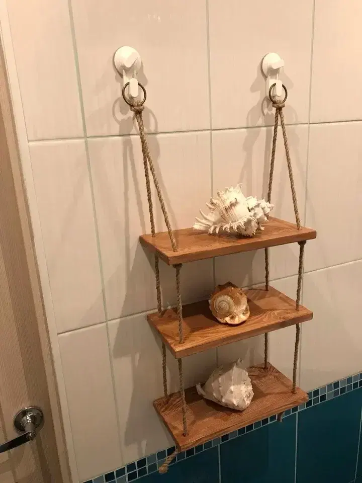 Полку делал сам, ракушки покупные)
