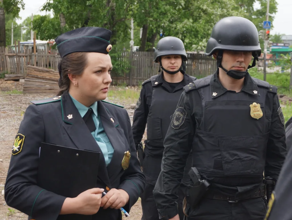 Из-за долга в 24 тыс руб пристав хотел забрать у пенсионерка земельный участок с домом