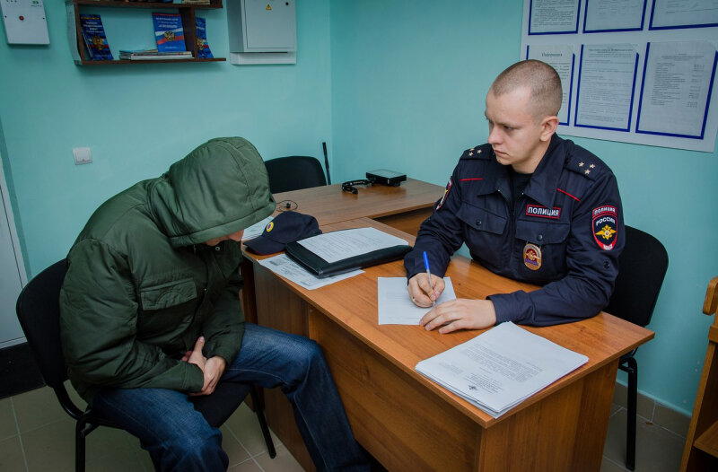 Пенсионерка продала телефон вместе с приложением интернет-магазина и привязанной банковской картой. Покупатель - отоварился!