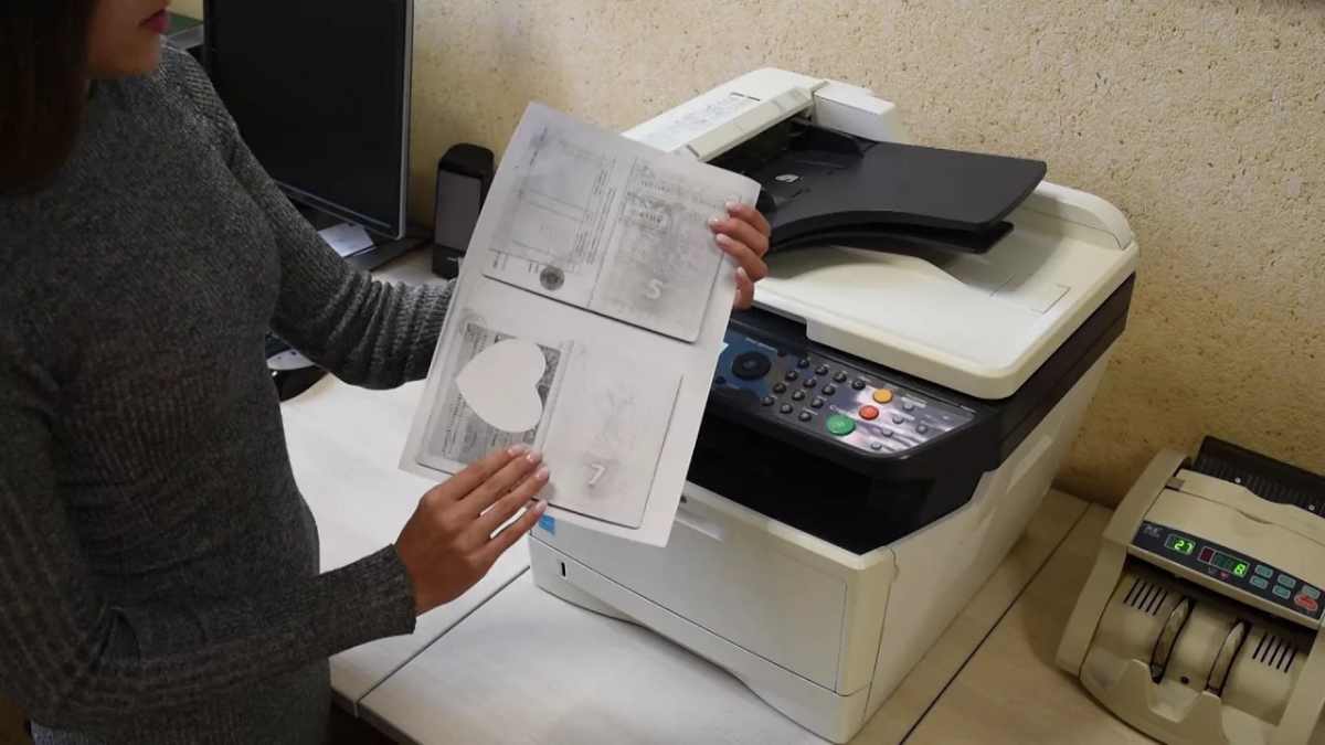 Дама подала на банк в суд за то, что там хотели снять копию с её паспорта. Что вышло?