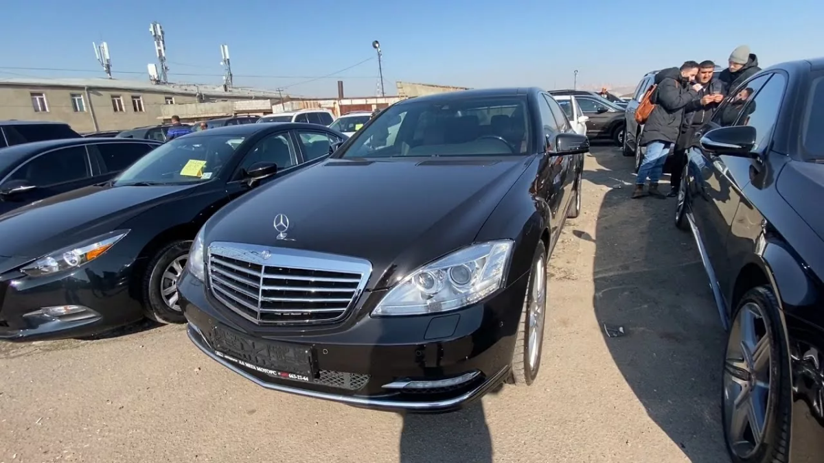 Купил Mercedes, а он оказался в угоне. Машину забрали