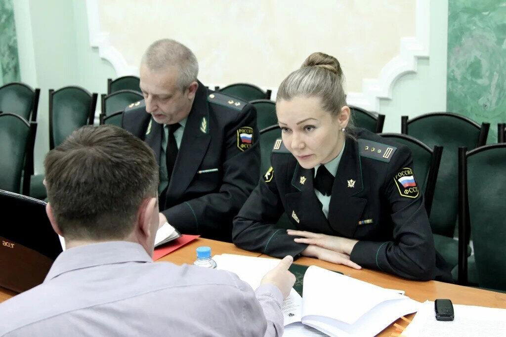 Что делать, если судебный пристав вызвал на прием через Госуслуги - идти или нет?