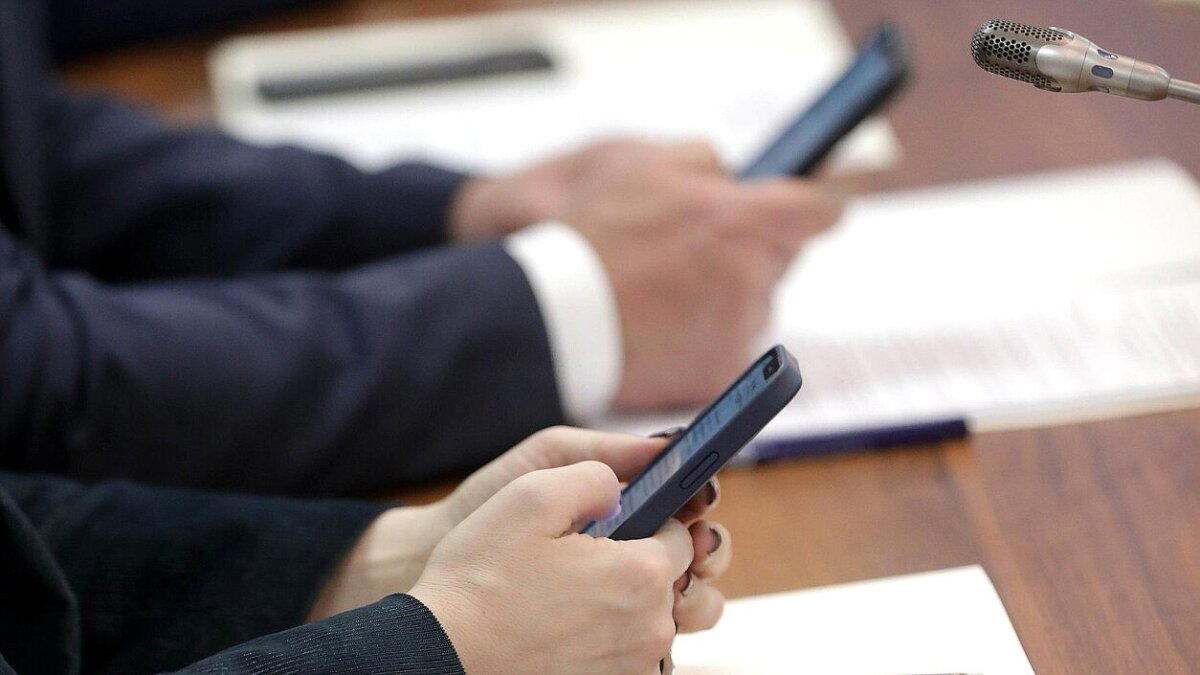 Чиновникам во Франции запретили пользоваться Telegram, WhatsApp и Signal