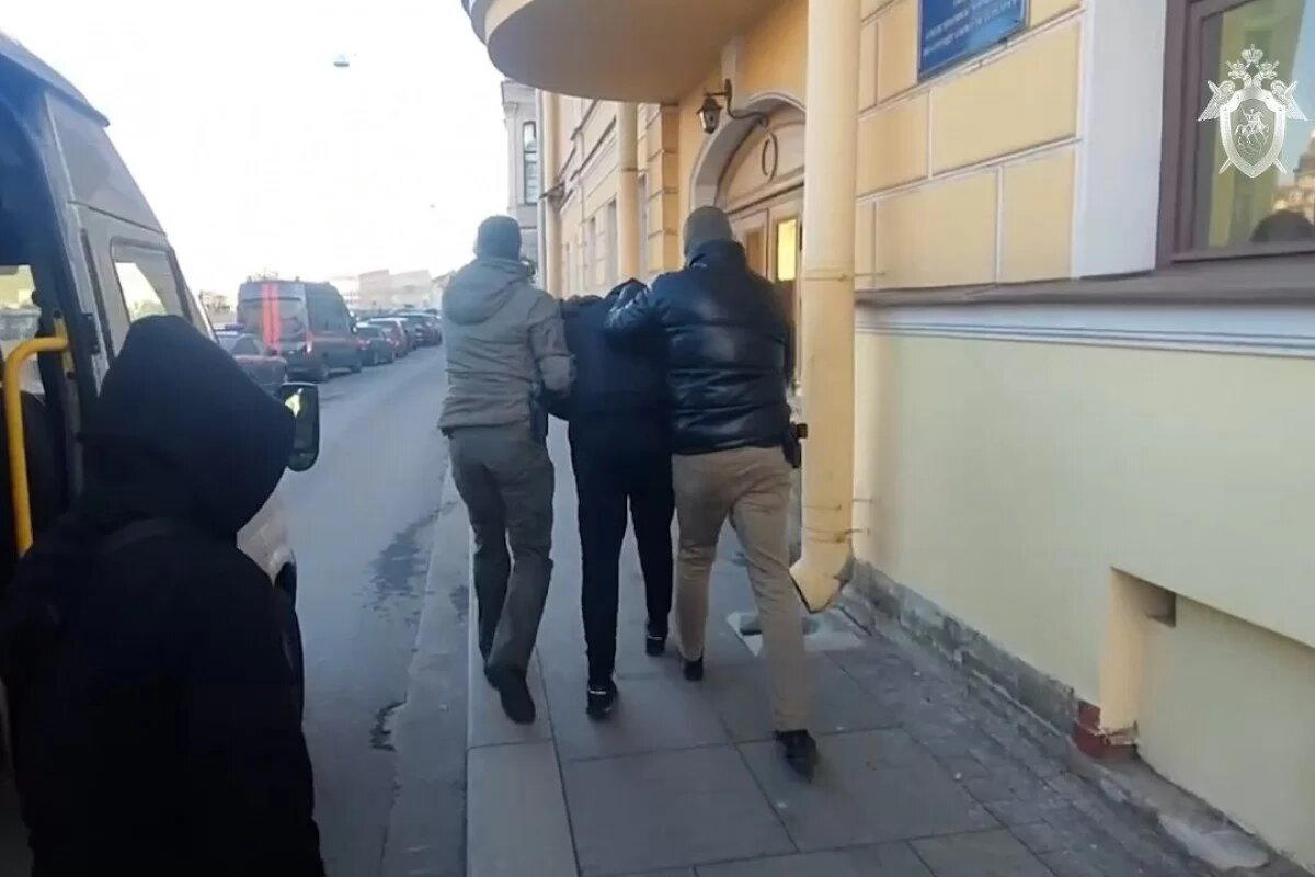 В Петербурге экс-главу УМВД задержали по делу о легализации 100 тыс. мигрантов