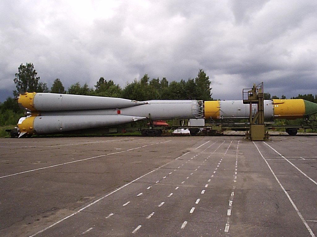 Молния-8К78М источник: https://ru.wikipedia.org/wiki/%D0%9C%D0%BE%D0%BB%D0%BD%D0%B8%D1%8F_(%D1%80%D0%B0%D0%BA%D0%B5%D1%82%D0%B0-%D0%BD%D0%BE%D1%81%D0%B8%D1%82%D0%B5%D0%BB%D1%8C)