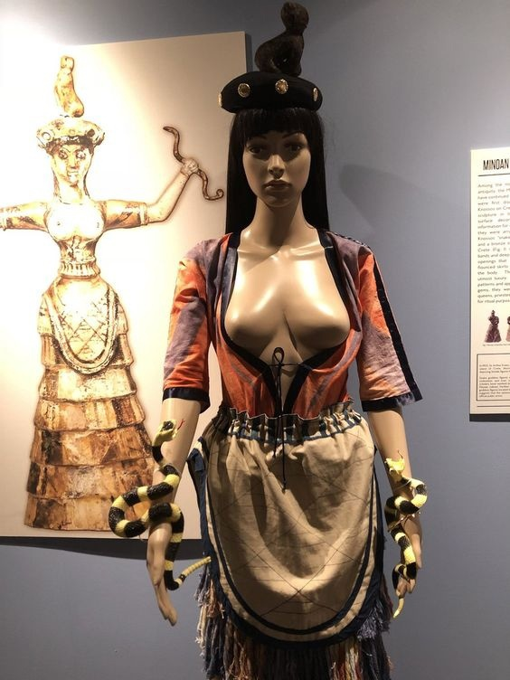Змеиная богиня Крита
