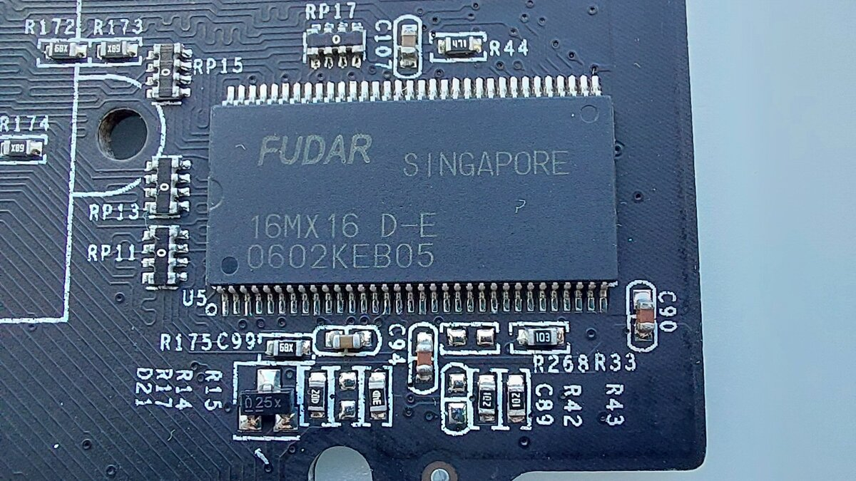 Микросхема памяти Fudar.