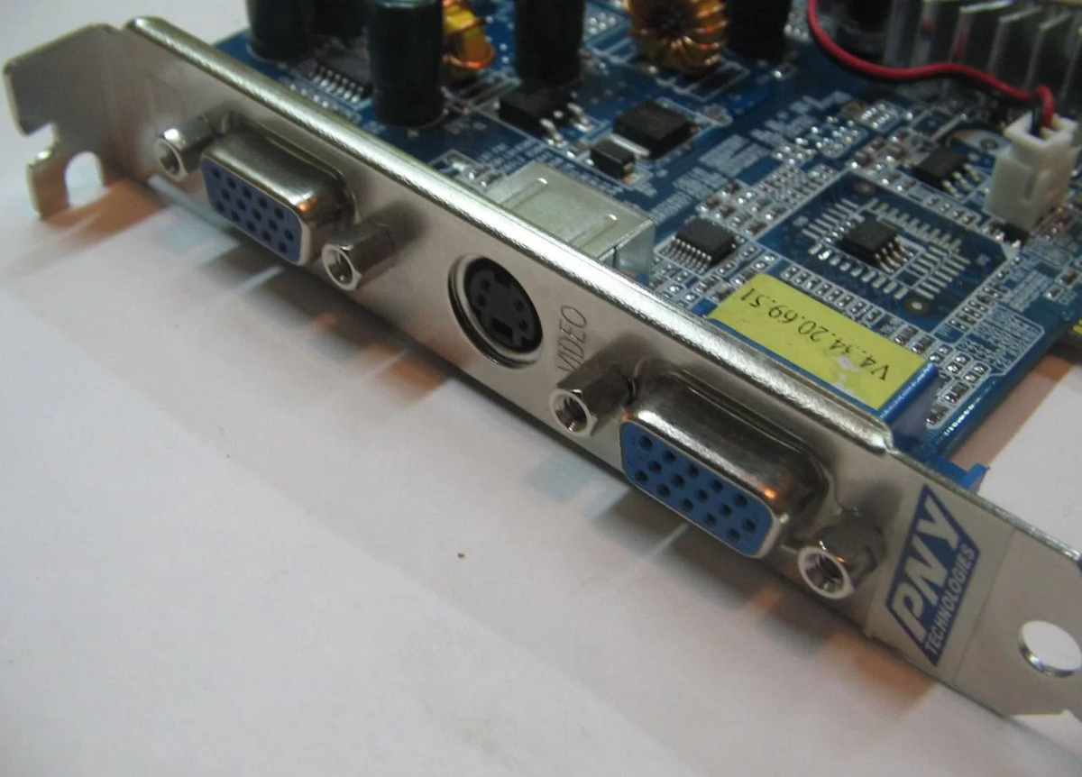 Видеокарты нашей молодости. nVidia GeForce FX5500.