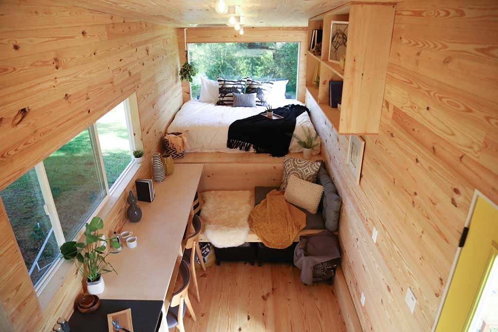 Tiny Home on the Coast - простой, но на 100% комфортный дом на колесах