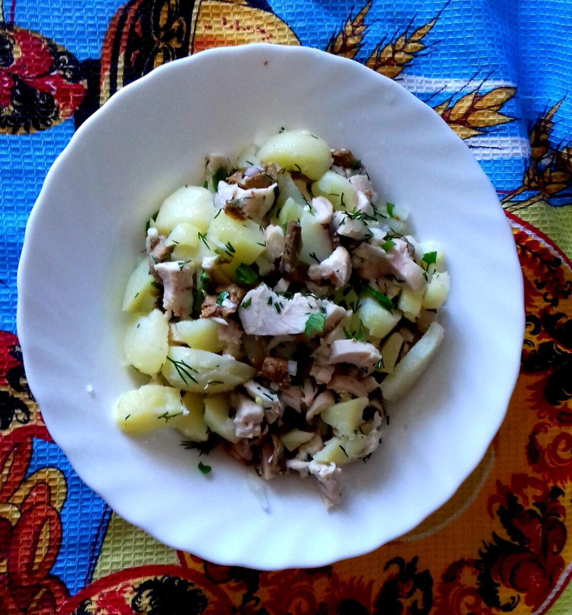 Салат с копчёным куриным филе