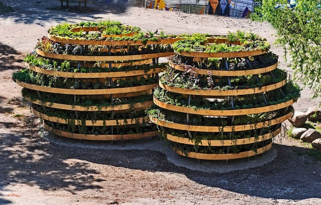 Infinite Green — образец тренда в городской скульптуре с практическим уклоном в экологию.