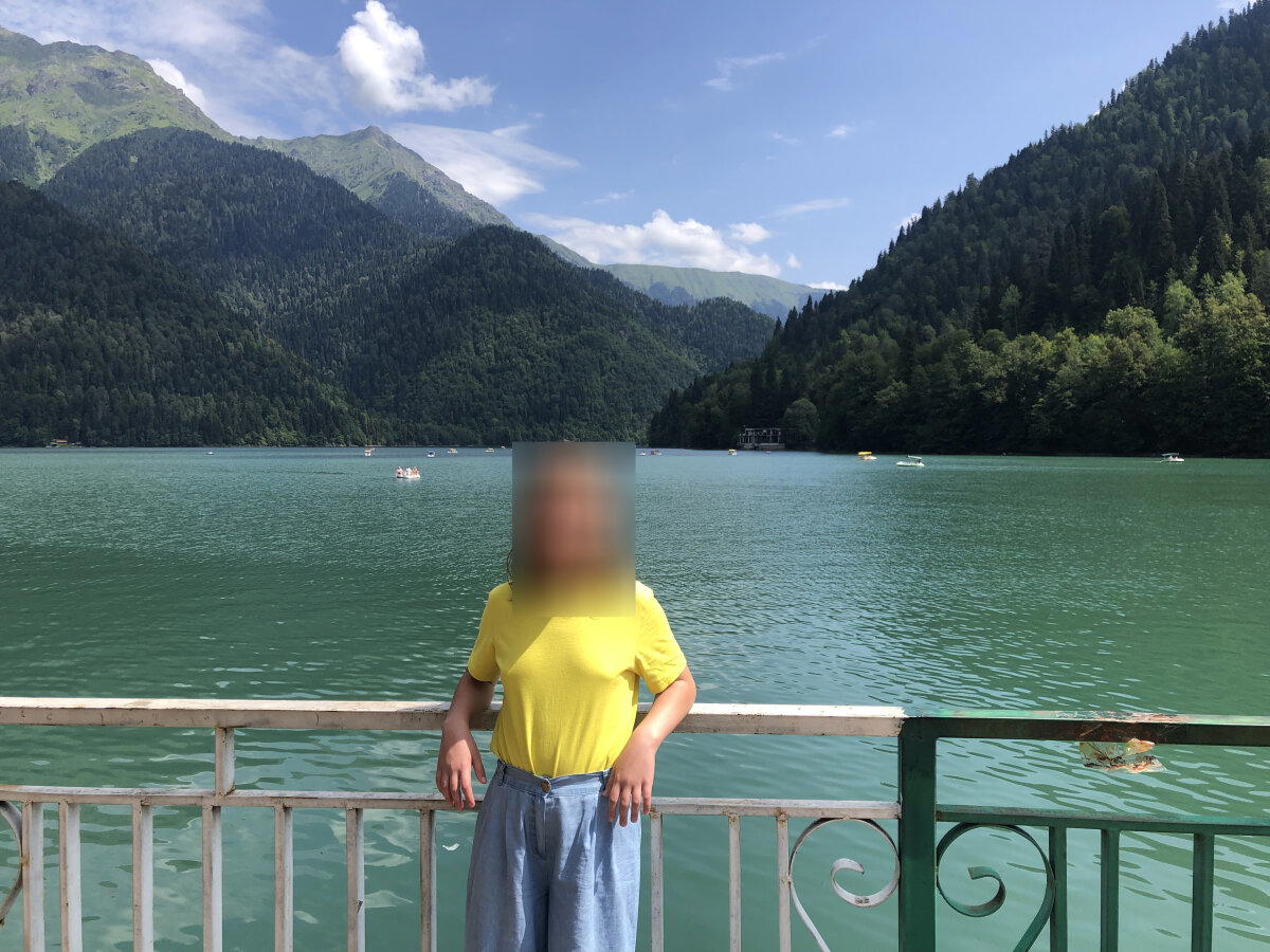 Вид красивый. Правда, опять же, человеческие сооружения все какие-то облезлые и старые.