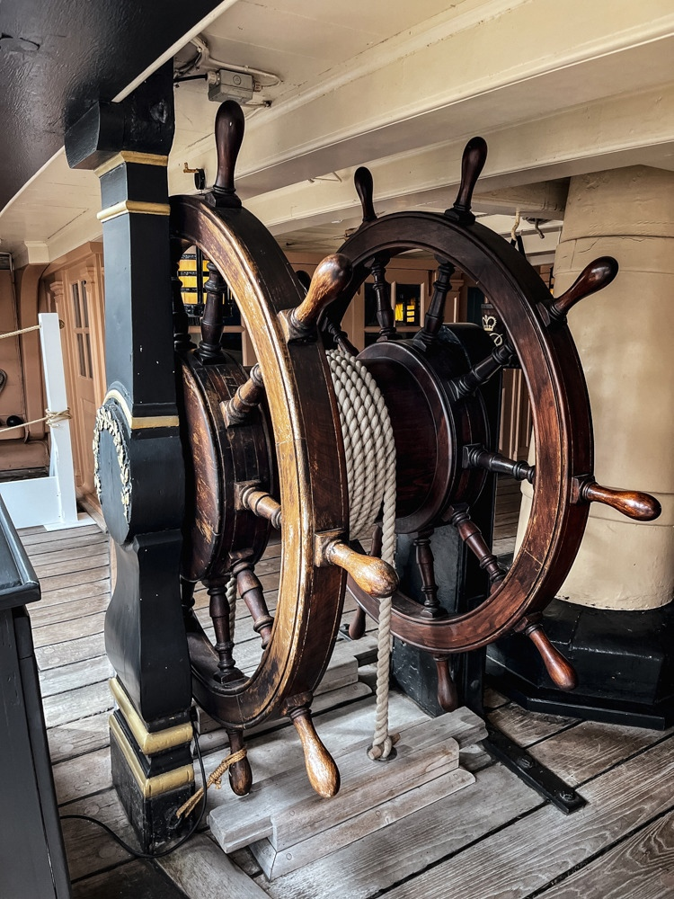 Несколько фото HMS Victory - корабля, который стоит как музей в самом старом морском доке в Портсмуте с 12 января 1922 года