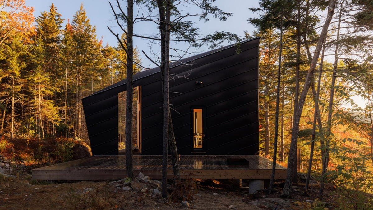 Cabin on a rock - дом на крутом склоне на территории горного хребта Уайт-Маунтинс