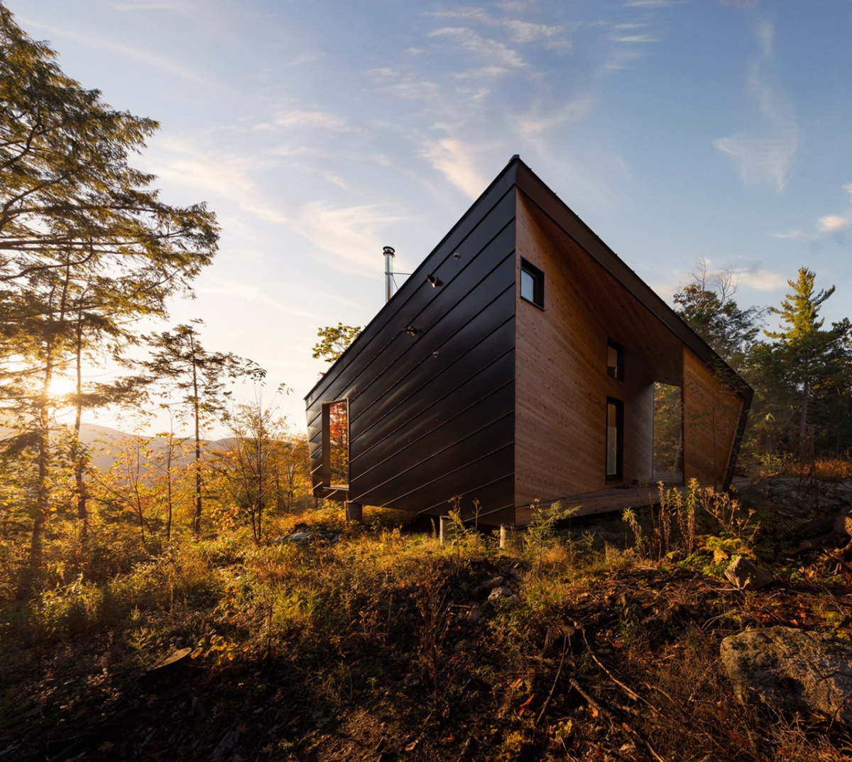 Cabin on a rock - дом на крутом склоне на территории горного хребта Уайт-Маунтинс