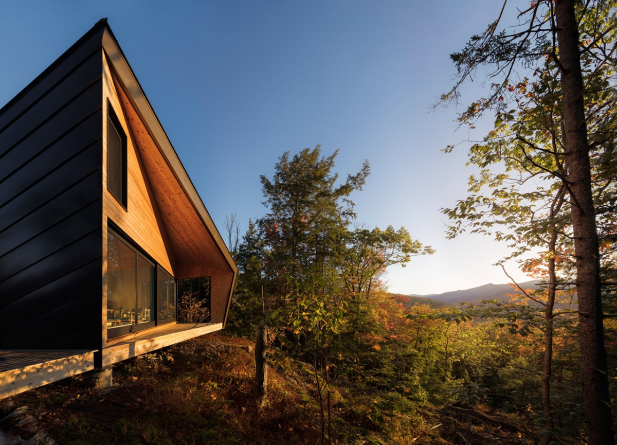 Cabin on a rock - дом на крутом склоне на территории горного хребта Уайт-Маунтинс