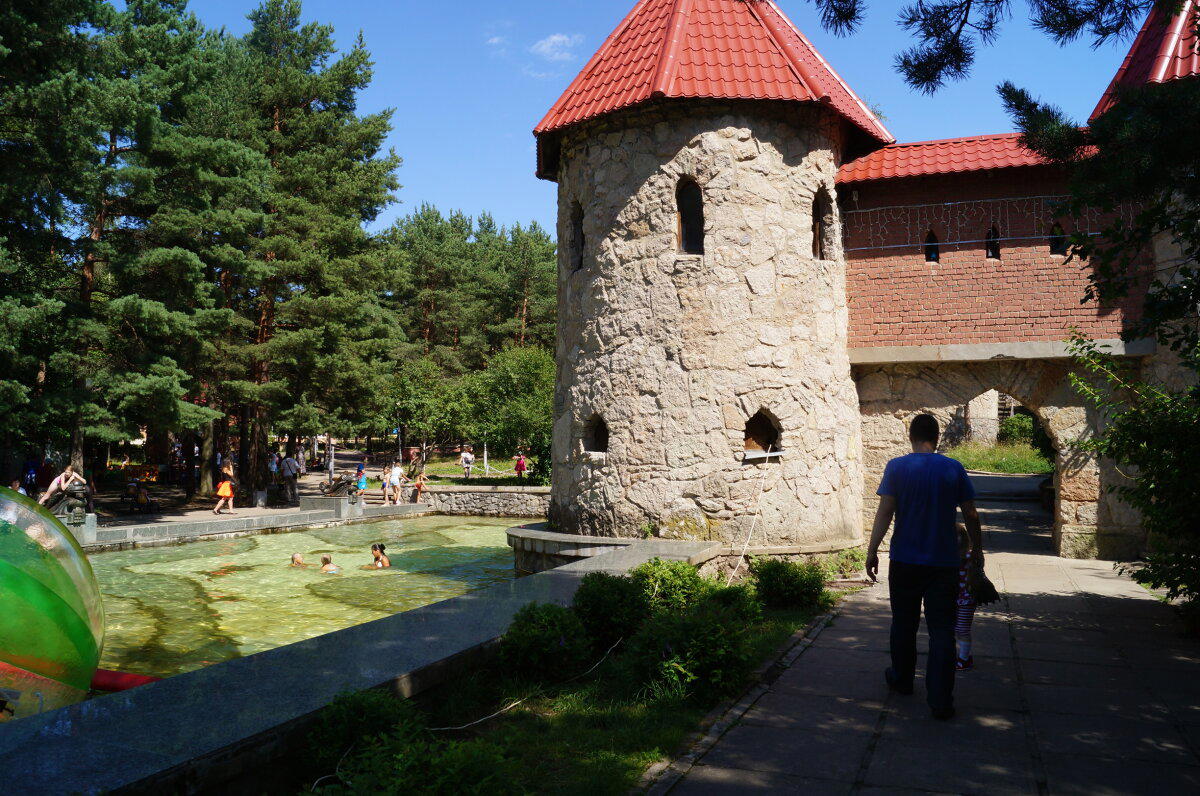 Бассейн.