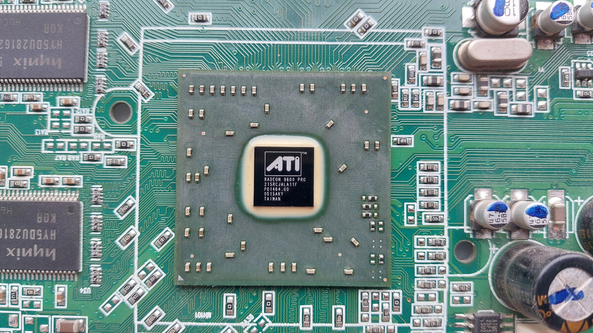 Графический процессор ATI Radeon 9600Pro 128 Мб.