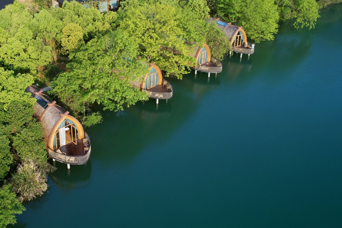 Концепция проекта Boat rooms, отельного комплекса на берегу реки Фучун, Китай
