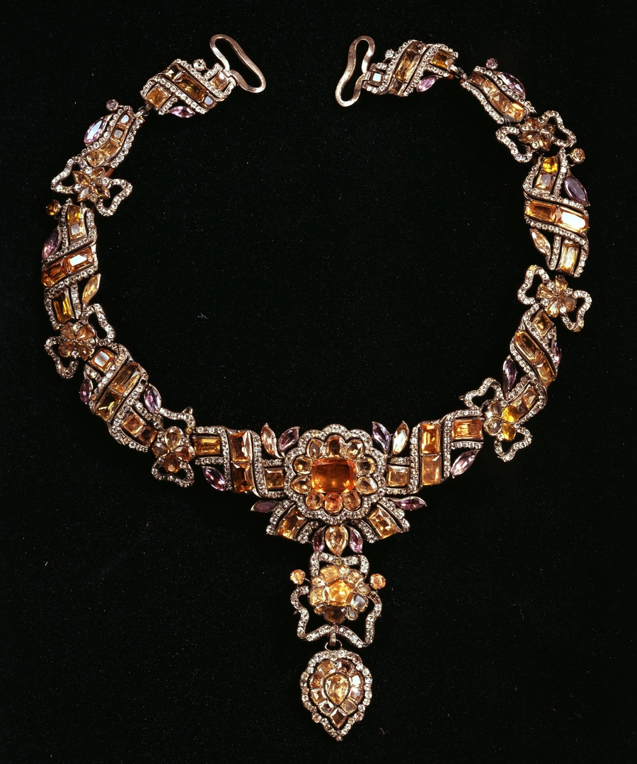 Серебряное колье со 117 топазами. Италия, 1700-1750 гг.