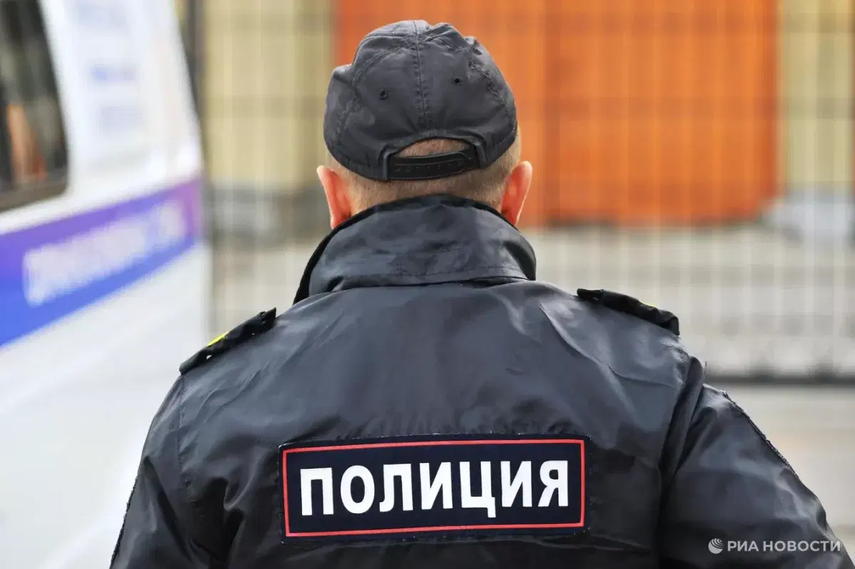 © РИА Новости / Алексей Сухоруков<br>Сотрудник полиции Управления министерства внутренних дел Российской Федерации. Архивное фото