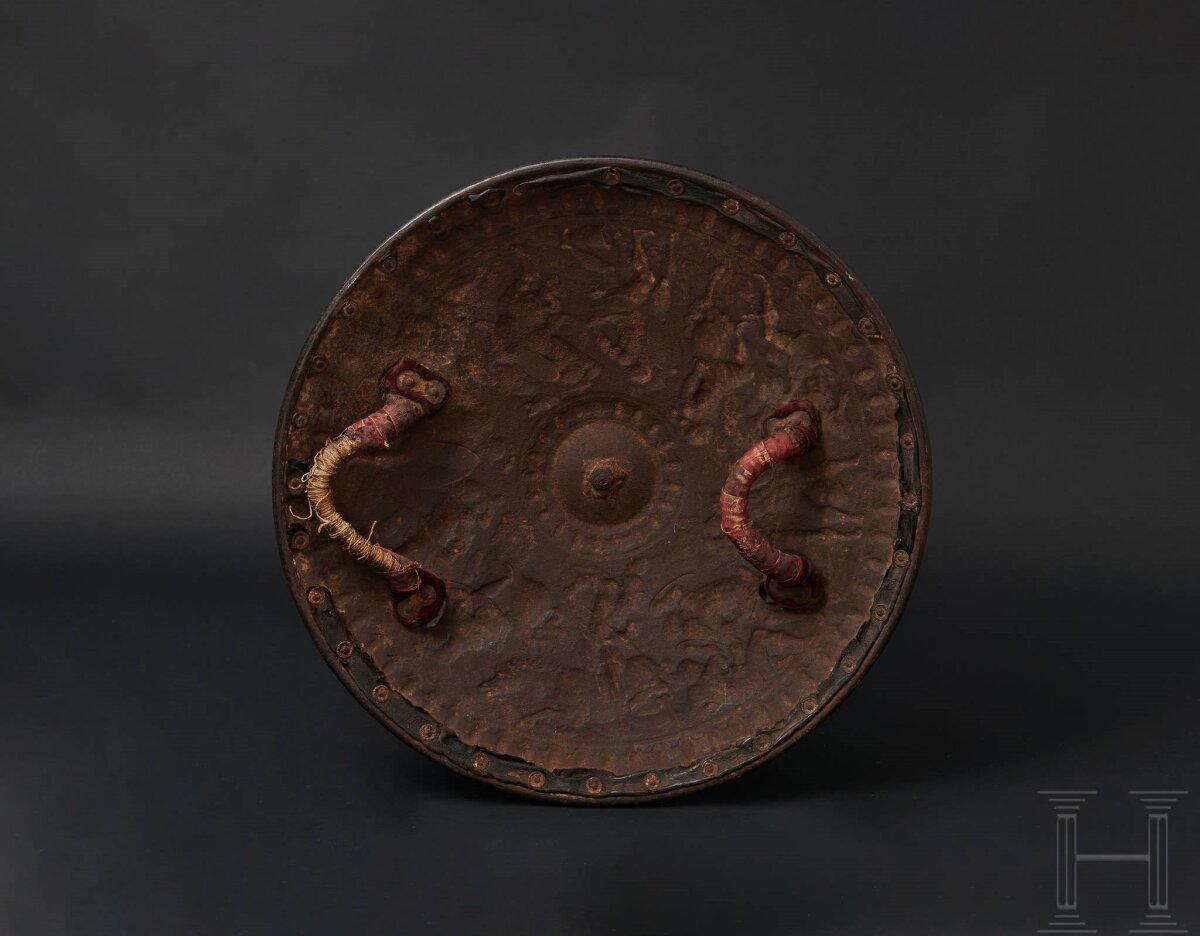 Миланский щит-рондель, инкрустированный золотом, около 1560-1570 гг.