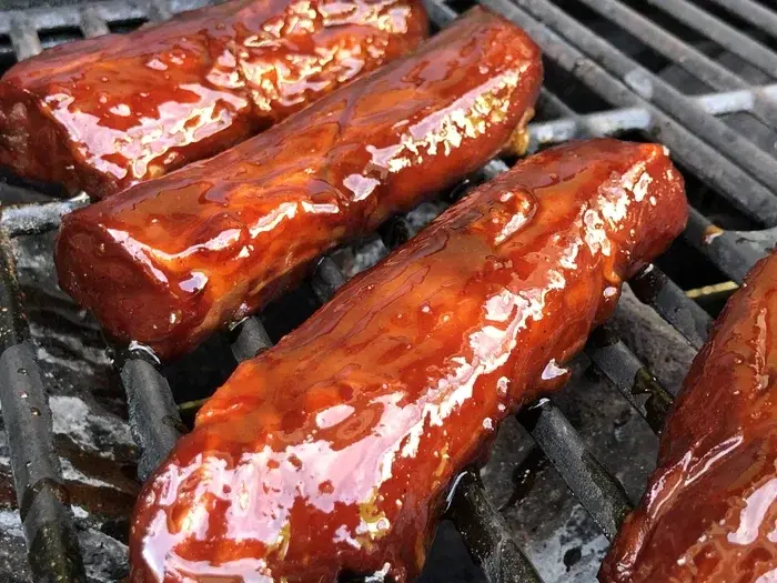 Slow roasted applewood smoked Char Sui Pork Filet from Northern Ireland. Яндекс-перевод: Свиное филе, запеченное на медленном огне с яблоками и копченым чесноком по-корейски из Северной Ирландии