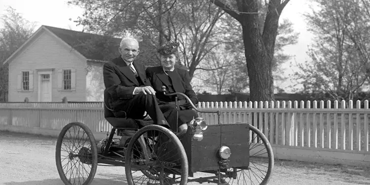 Ха-ха, Quadricycle делает бжжж