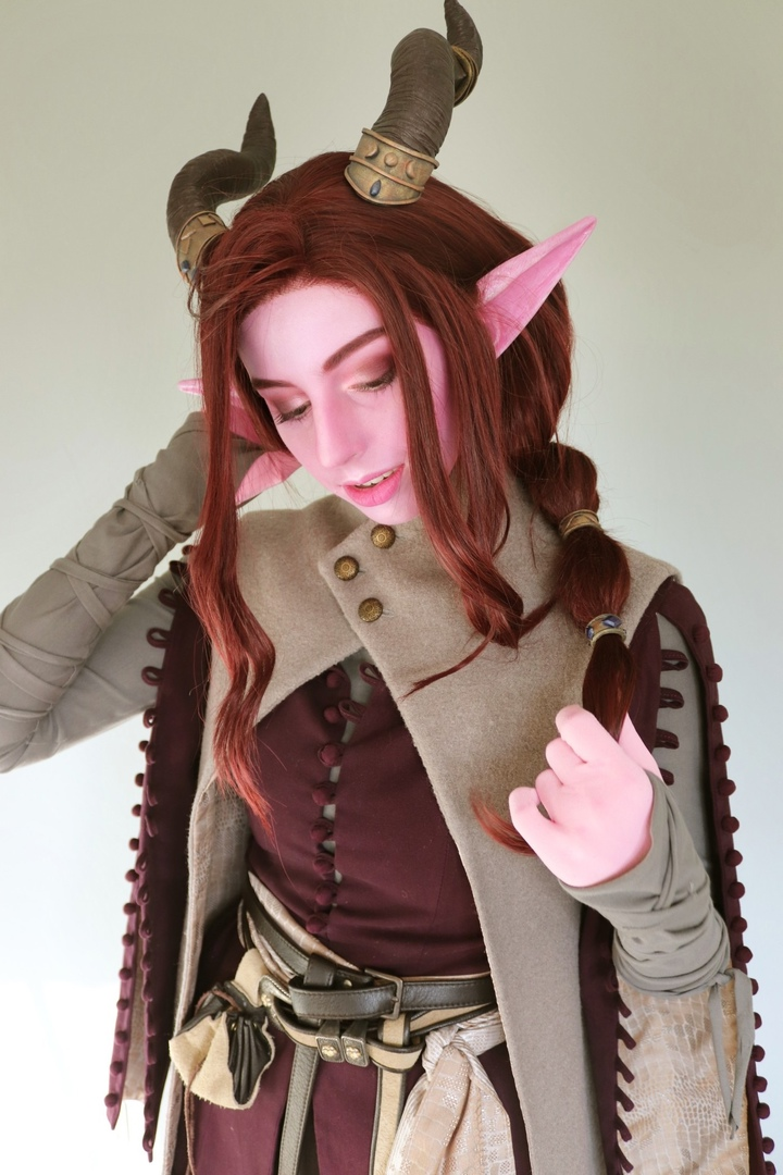 Косплей персонажа, монаха-тифлинга для системы Dungeons and Dragons
