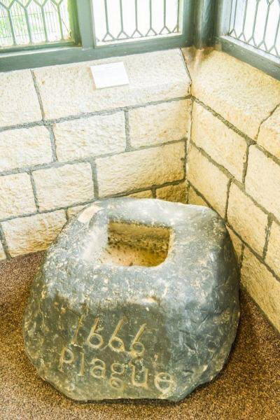 Чумной камень 1666 года.
