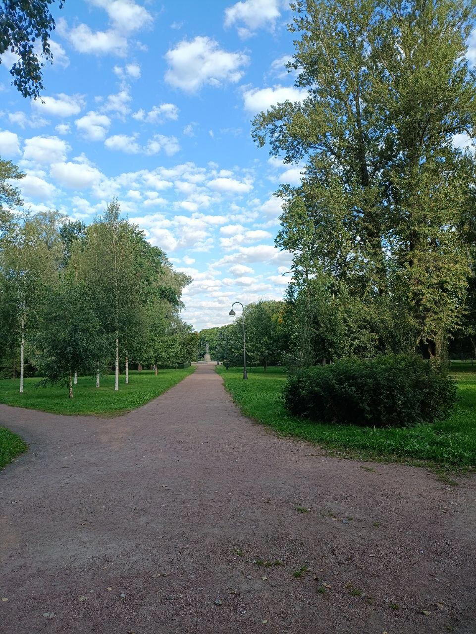 Облачно. Возможны осадки в виде осени. Фото.