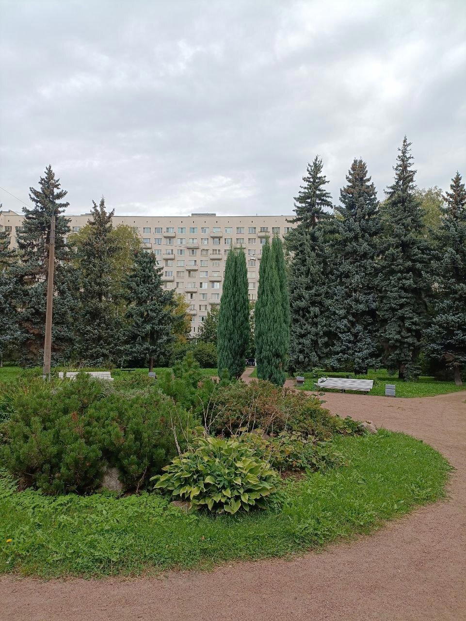 Облачно. Возможны осадки в виде осени. Фото.