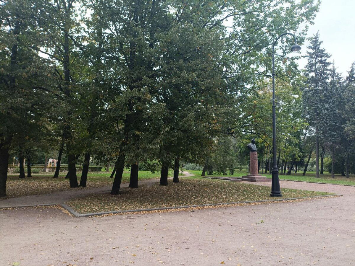 Хмырь возвращается. Фото