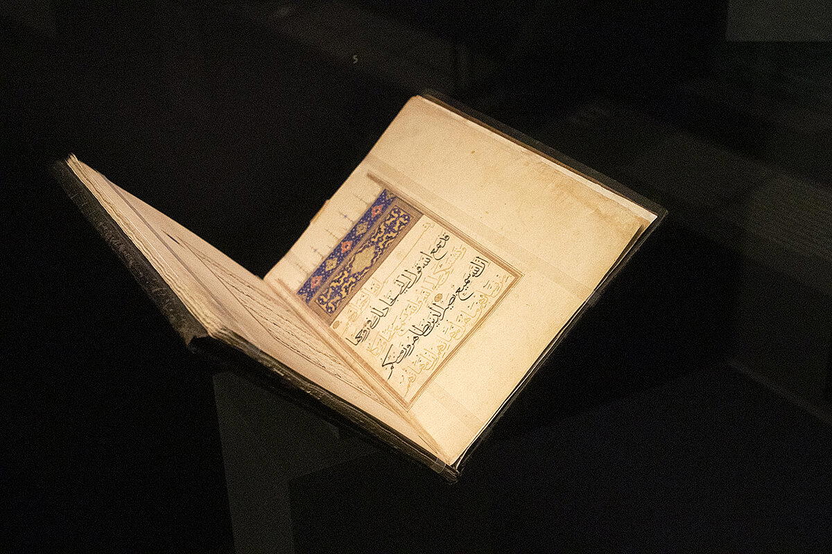 Множество прекрасно оформленных книг