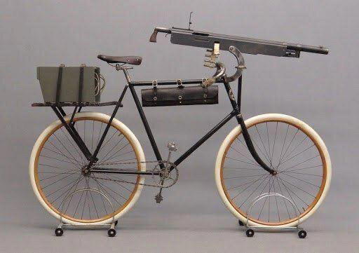 Боевой велосипед «Columbia Model 40» с пулемётом Кольт-Браунинг M1895. США. Конец XIX века.