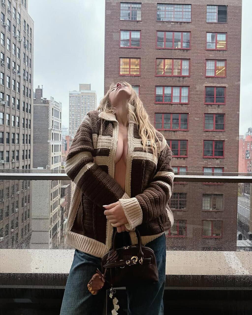 Сидни Суини сумочки Miu Miu