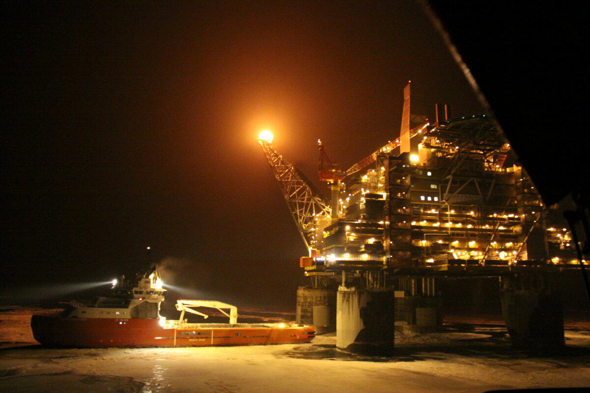 2011 Охотское море МСП ПА-Б и Pacific Endurance (?)