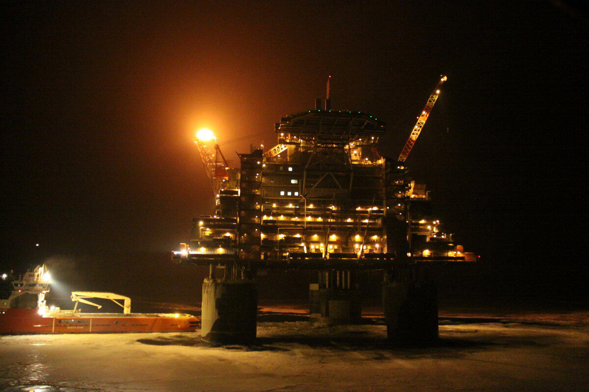 2011 Охотское море МСП ПА-Б и Pacific Endeavour (скорее)