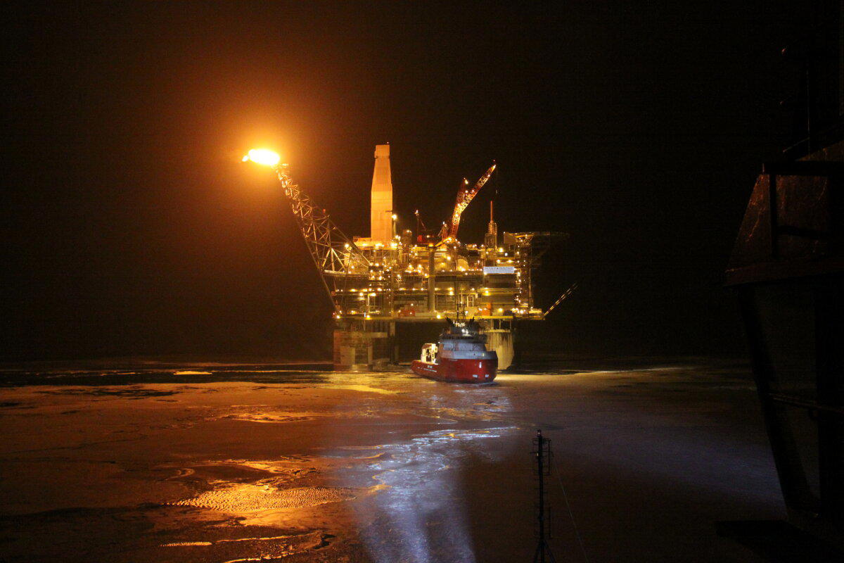 2011 Охотское море МСП ПА-Б и Pacific Endurance (?)