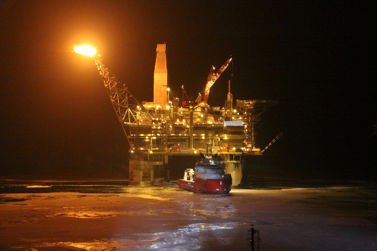 2011 Охотское море МСП ПА-Б и Pacific Endurance (?)