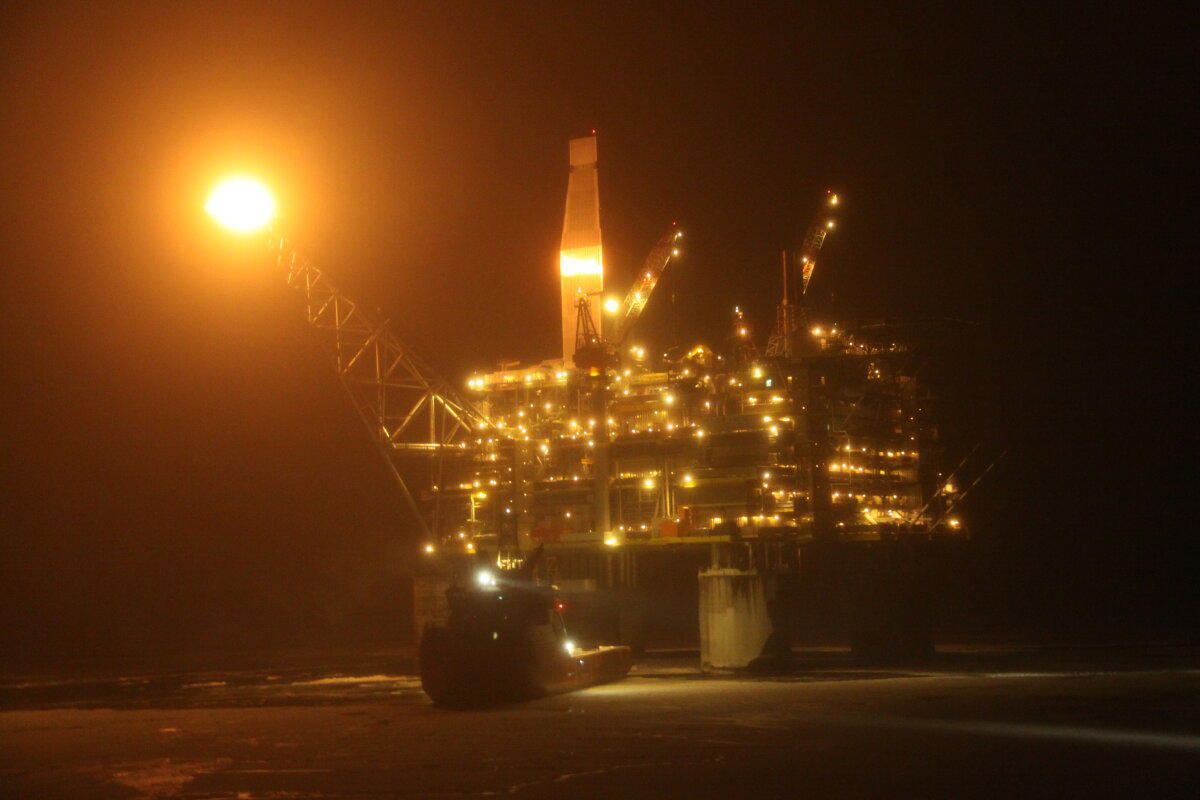 2011 Охотское море МСП ПА-Б и Pacific Endurance (?)