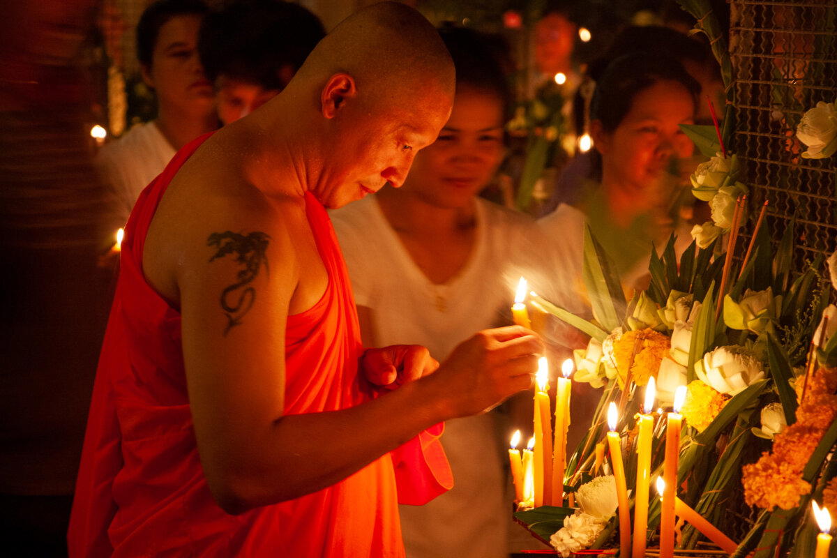 Visakha Bucha в Таиланде