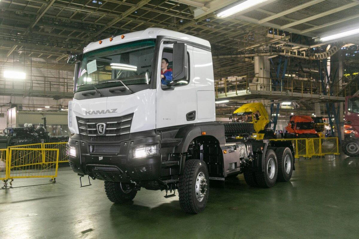 КАМАЗ-65955: как российский тягач стал независимым от санкций