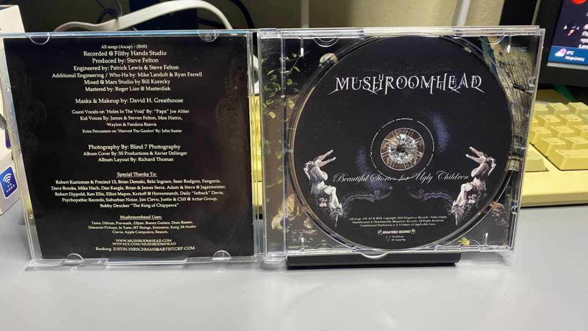Mushroomhead - Beautiful Stories for Ugly Children или веселые дядьки в масках