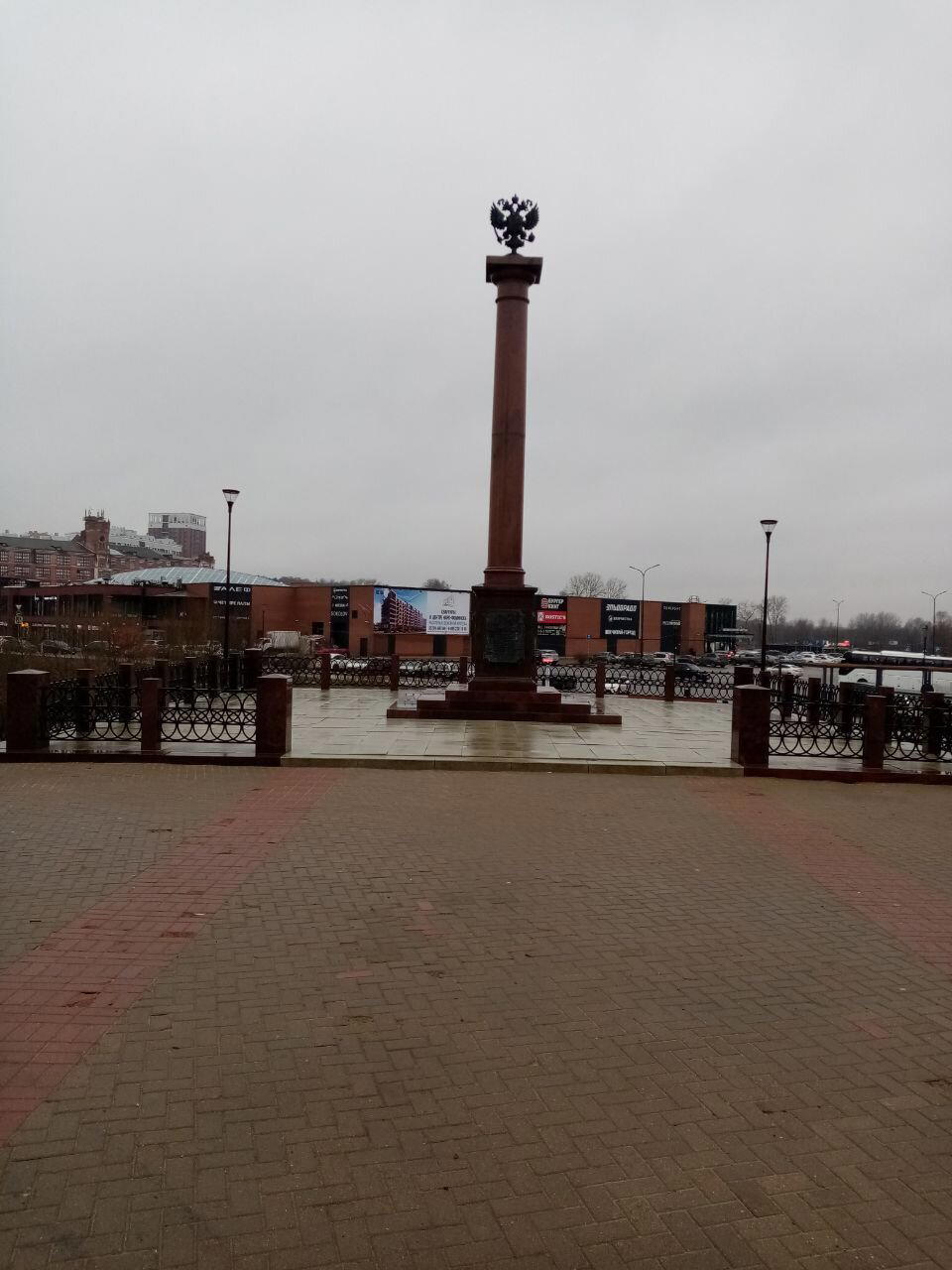 Пустые города Подмосковья. Будний день, полдень.