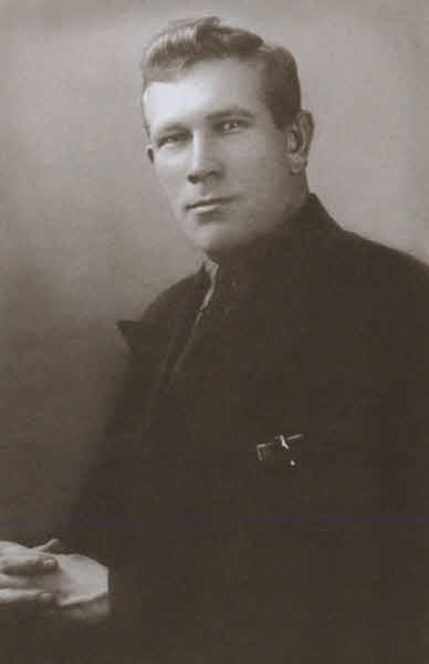 Будущий гидротехник, студент-«парттысячник» Фёдор Логинов. 1928 г., фото из Книги «Фёдор Логинов: Держи в лоб урагану» - автор Житнухин А.П.
