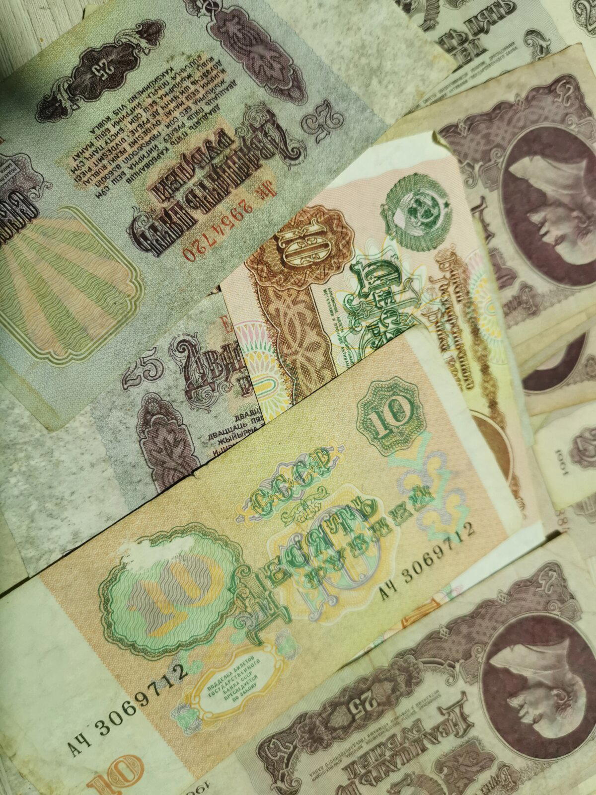 Осталось всего-навсего собрать машину времени, чтобы ими воспользоваться.