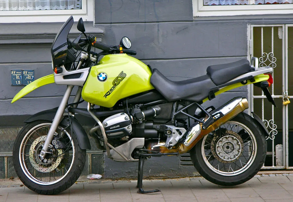 BMW GS с "вросшим крылом"